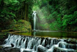 air terjun bernama curug putri di kuningan